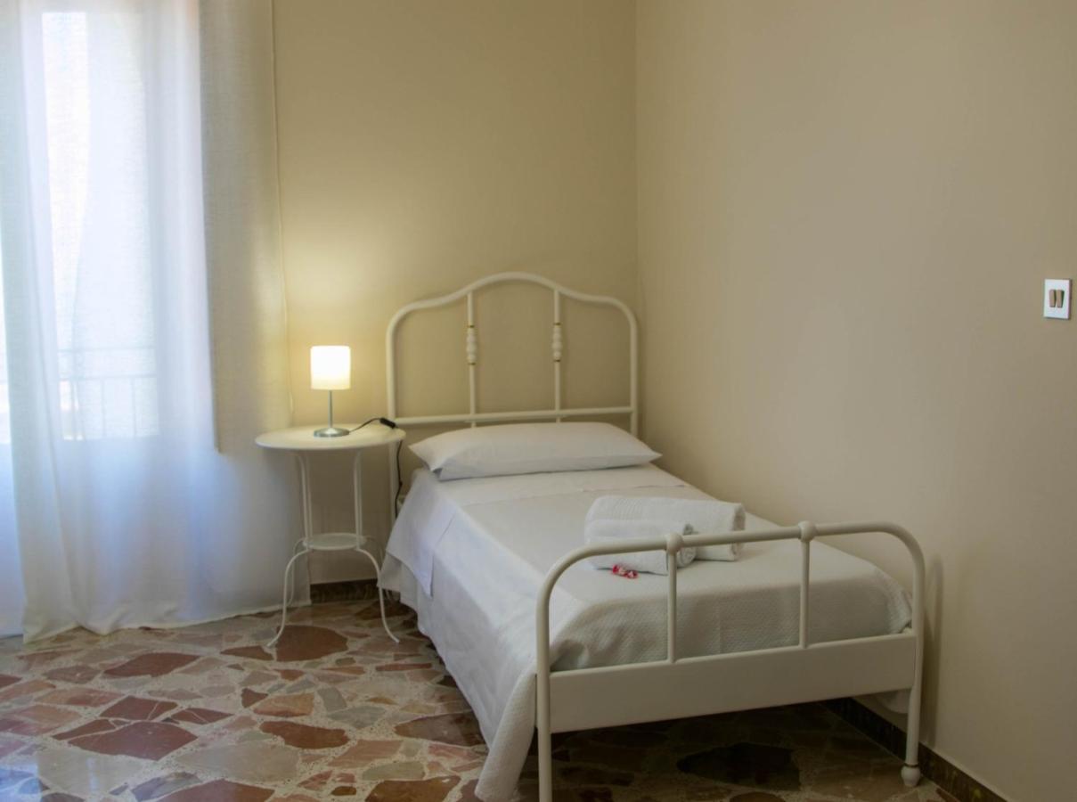 La Casa Della Nonna Villa San Mauro Castelverde Exteriör bild